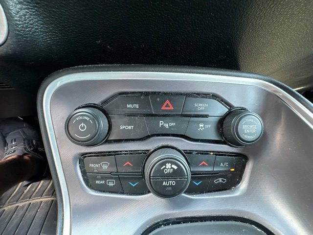 Used 2019 Dodge Challenger R/T w/ Driver Convenience Group RWD image 15