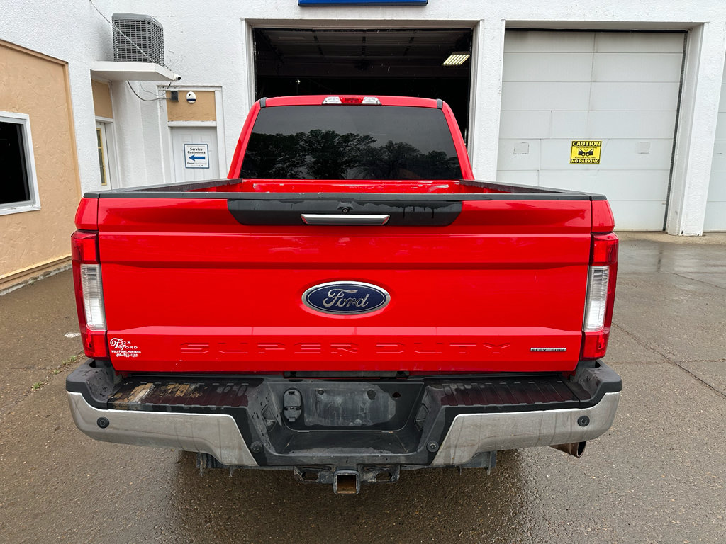 Used 2017 Ford F250 XLT w/ XLT Premium Package AWD/4WD image 3