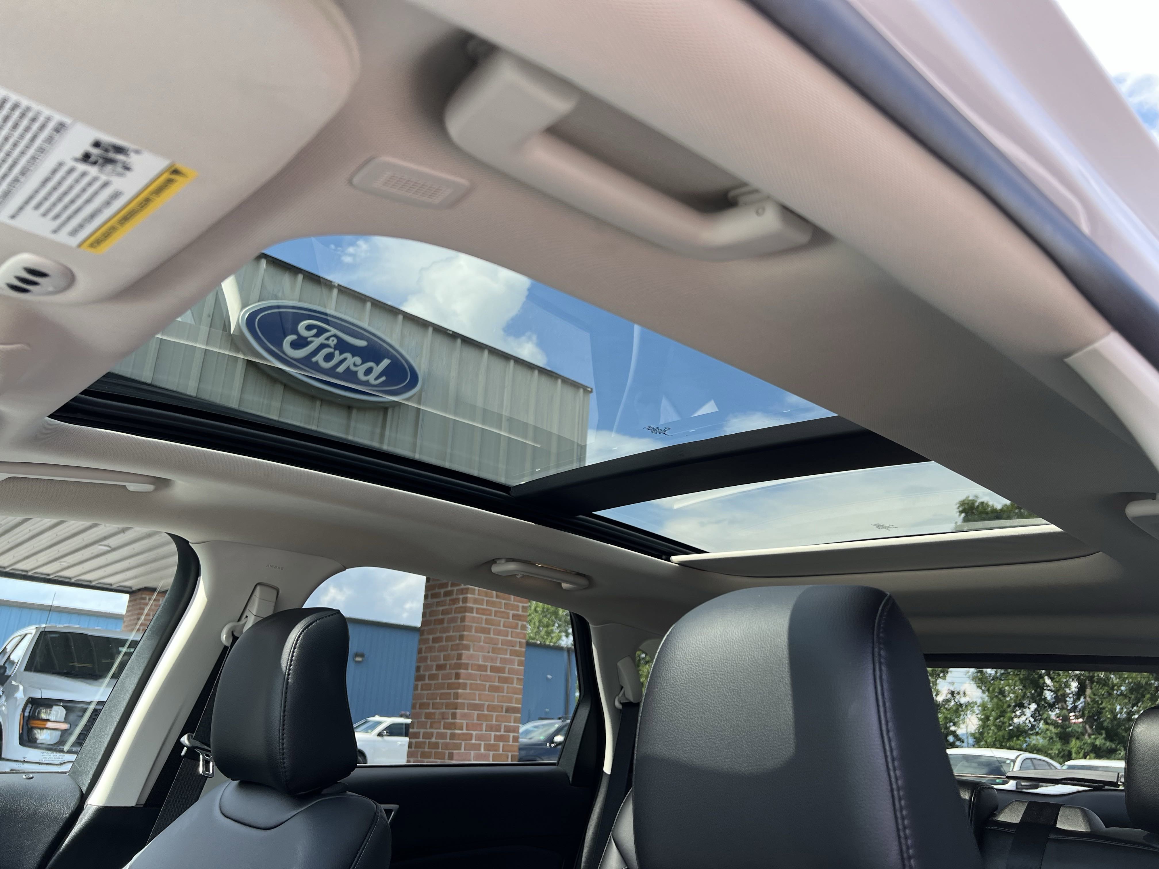 Used 2024 Ford Edge SEL w/ Convenience Package image 13