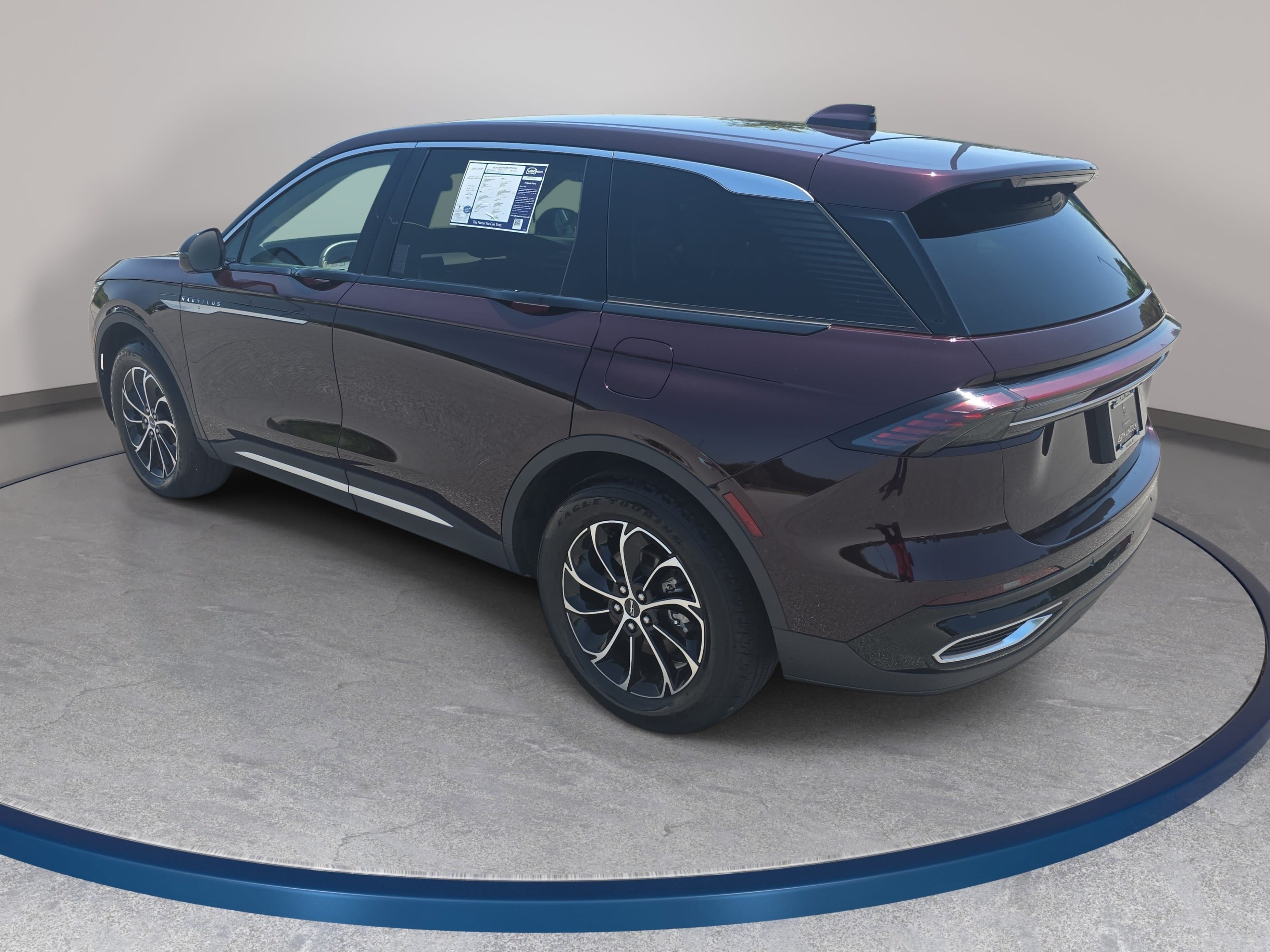 Certified 2025 Lincoln Nautilus Premier AWD/4WD image 7