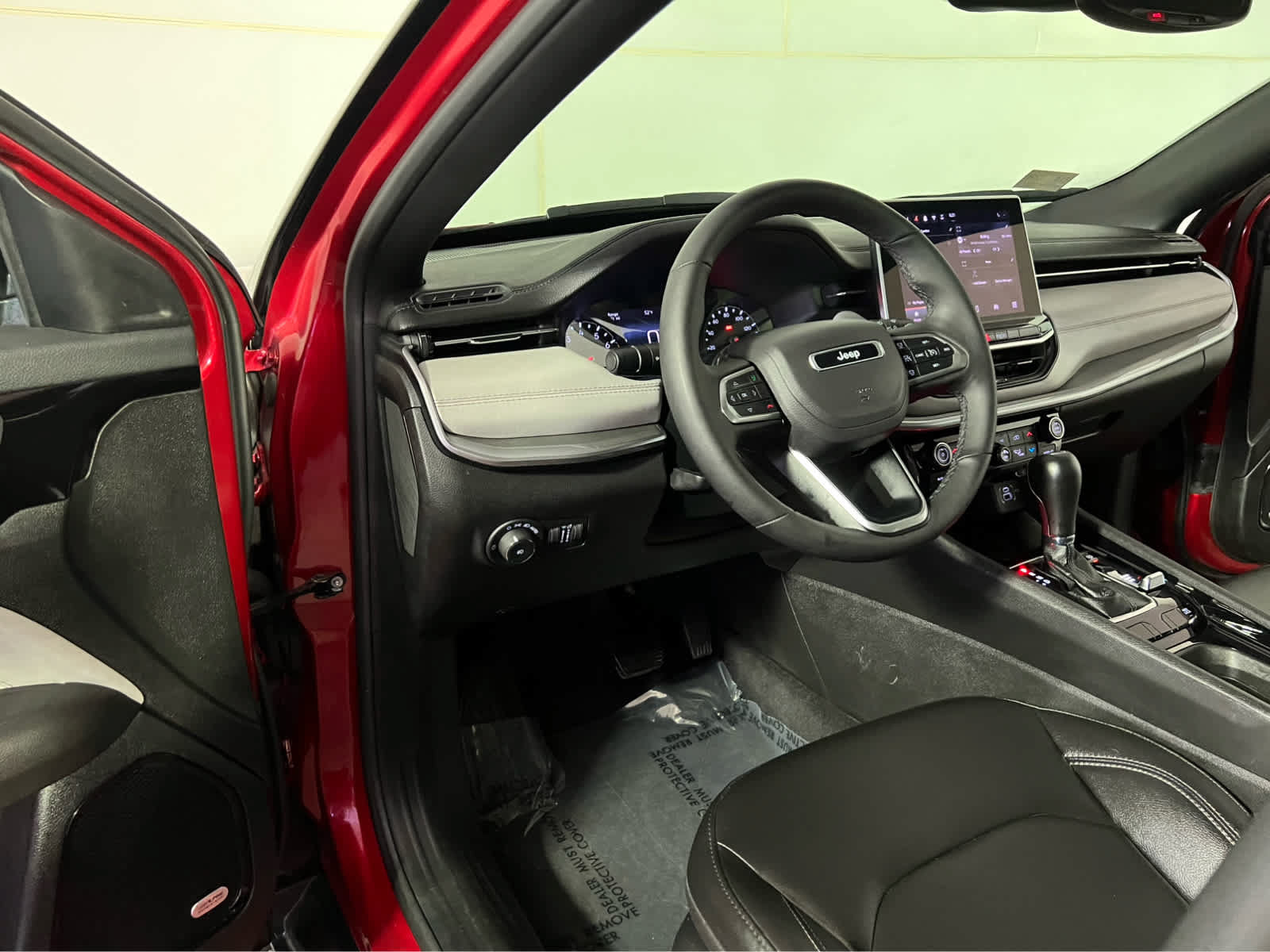Used 2025 Jeep Compass Limited w/ Sun & Sound Group AWD/4WD image 23