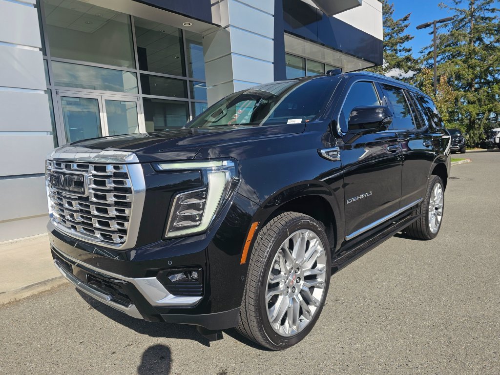 New 2026 GMC Yukon Denali w/ Denali Reserve Package AWD/4WD image 3
