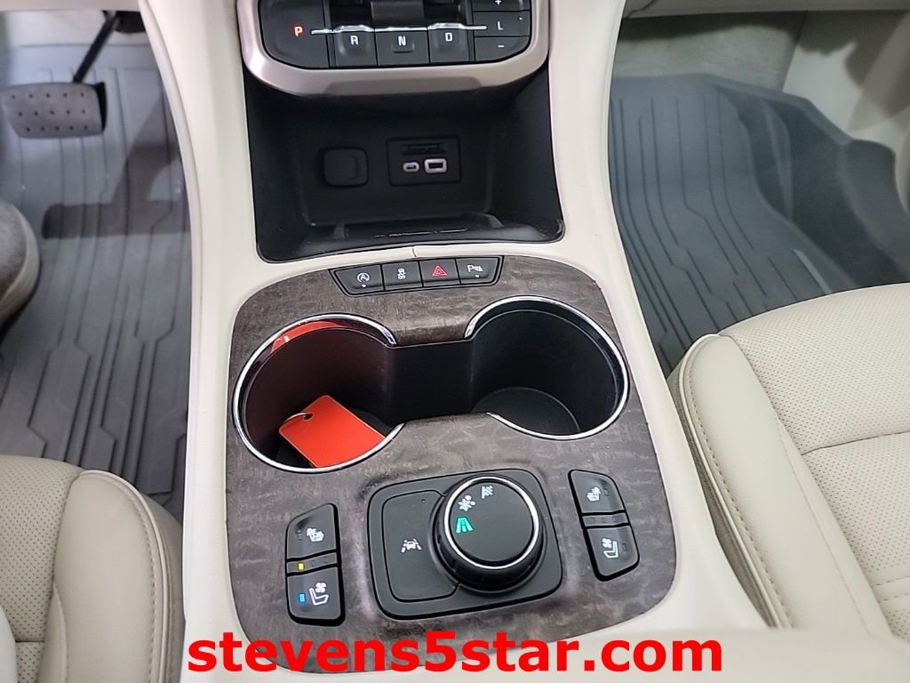 Used 2023 GMC Acadia Denali image 17
