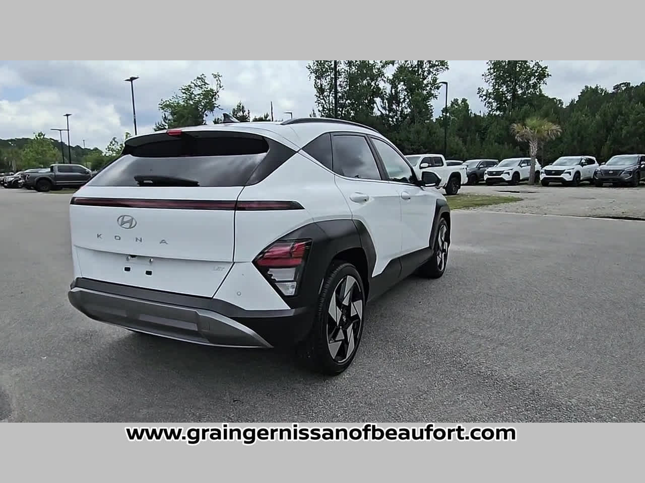 Used 2024 Hyundai Kona Limited FWD image 29