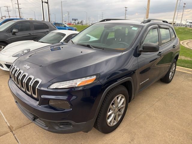 Used 2015 Jeep Cherokee Sport w/ Cold Weather Group image 3