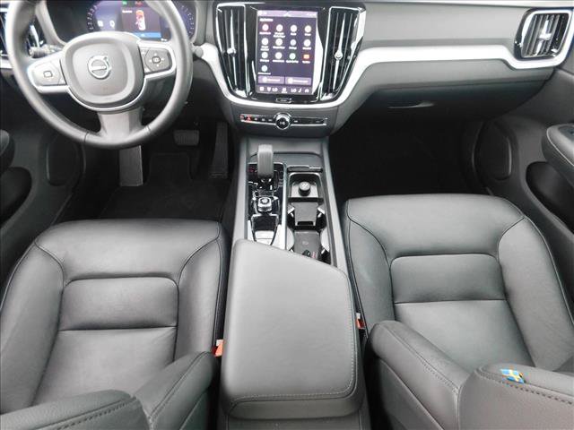Used 2025 Volvo S60 B5 Core FWD image 24