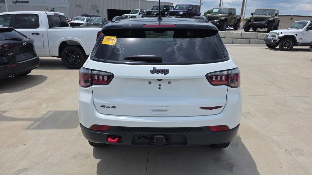 Used 2022 Jeep Compass Trailhawk w/ Trailhawk Convenience Group AWD/4WD image 4