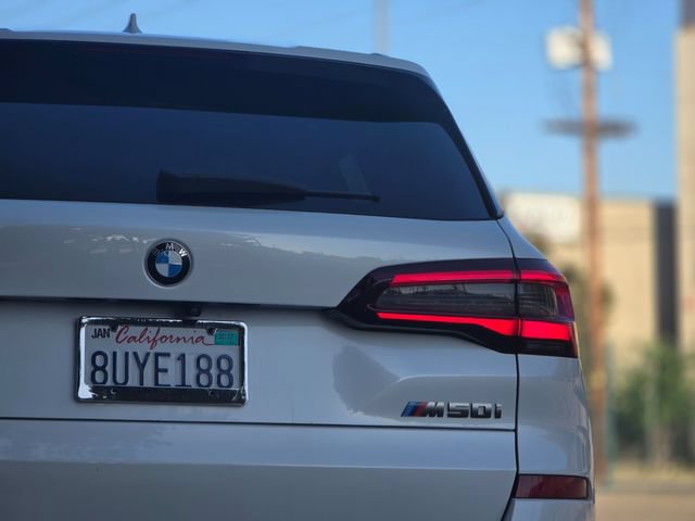 Used 2020 BMW X5 M50i w/ Parking Assistance Package AWD/4WD image 15