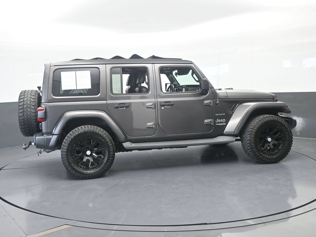 Used 2018 Jeep Wrangler Unlimited Sahara AWD/4WD image 7