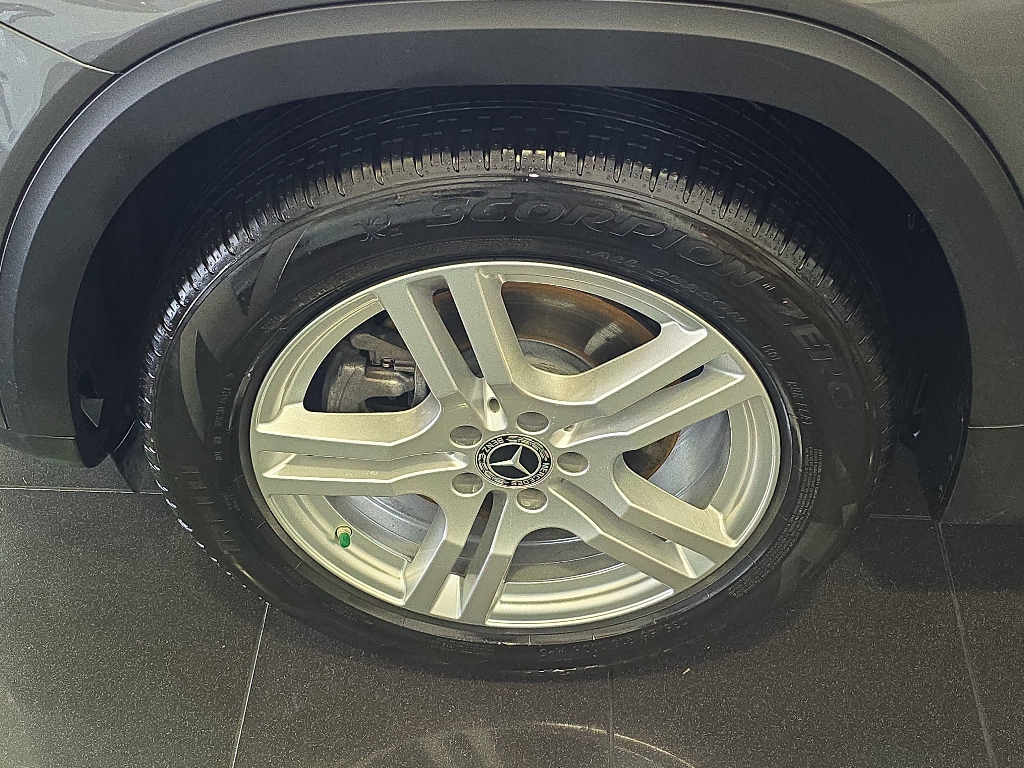 Used 2021 Mercedes-Benz GLB 250 4MATIC image 5