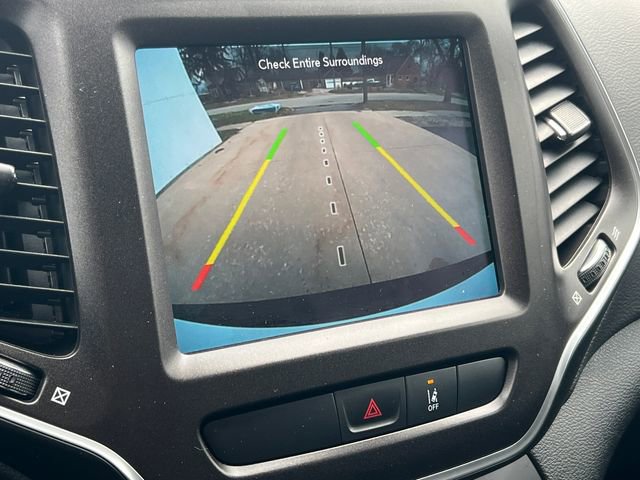 Used 2022 Jeep Cherokee Trailhawk w/ Trailhawk Elite Value Package image 27