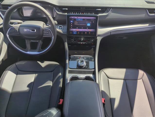 New 2025 Jeep Grand Cherokee Limited w/ Luxury Tech Group II image 16