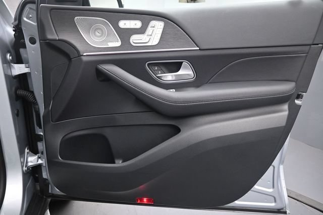 Certified 2026 Mercedes-Benz GLS 450 4MATIC image 32