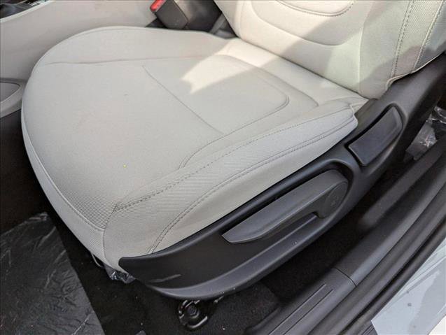 New 2025 Hyundai Tucson SE image 4