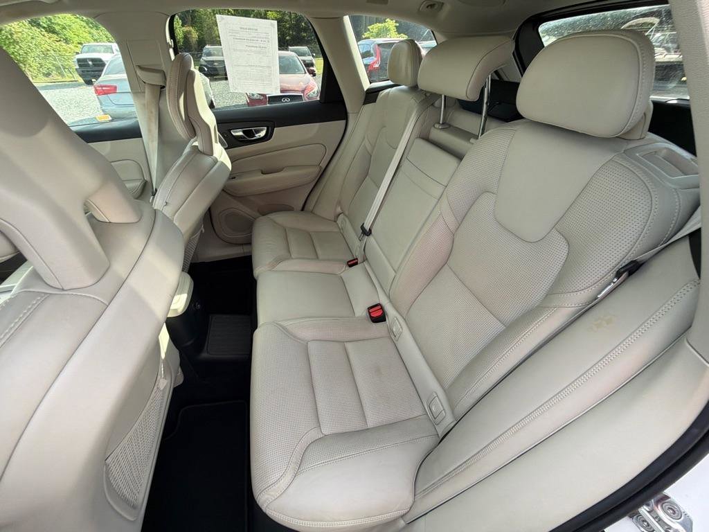 Used 2018 Volvo XC60 T8 Inscription w/ Luxury Seat Package AWD/4WD image 28