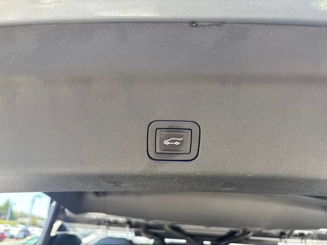 Used 2025 Chevrolet Tahoe Z71 AWD/4WD image 39