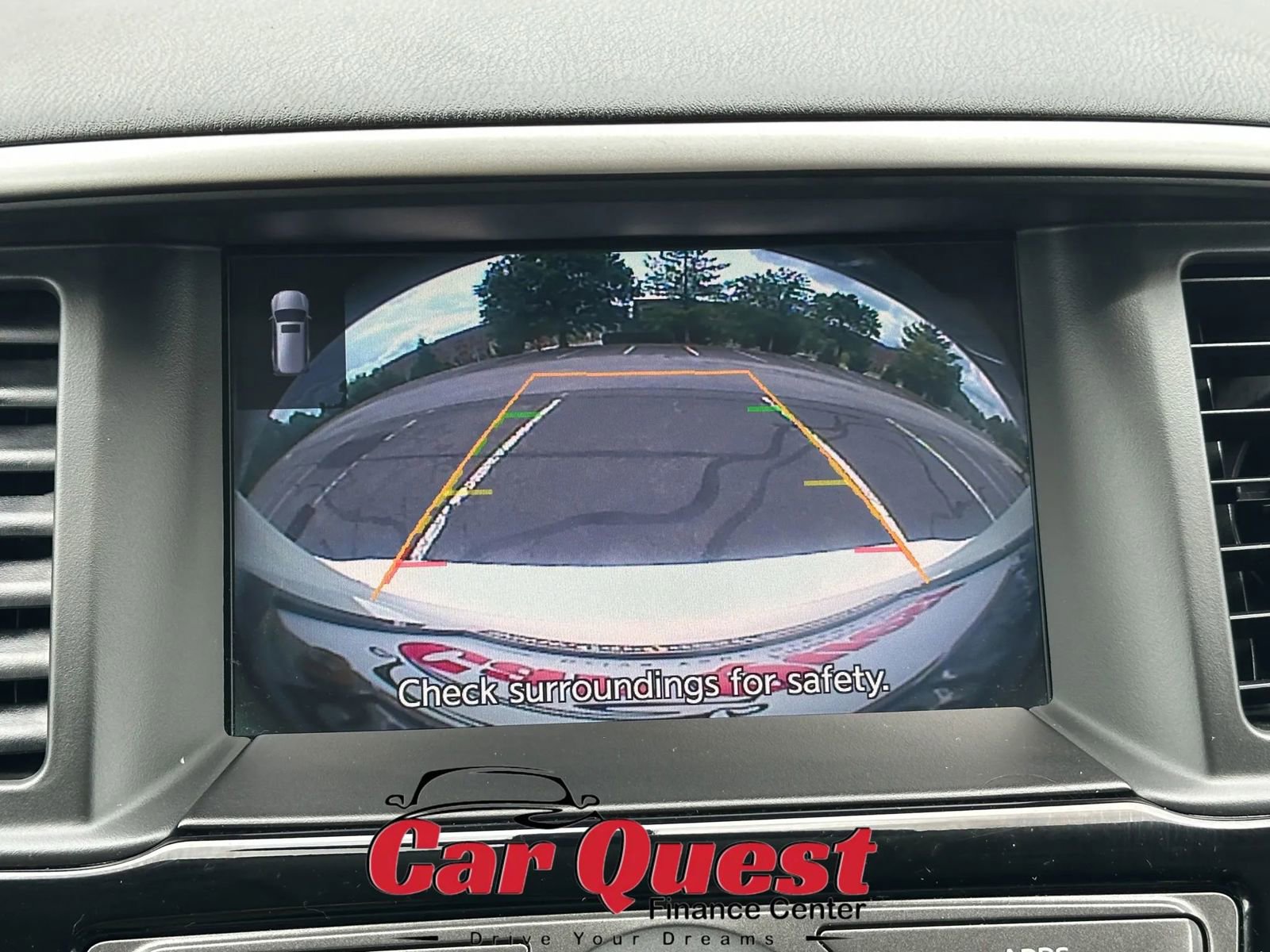 Used 2020 Nissan Pathfinder SV image 24