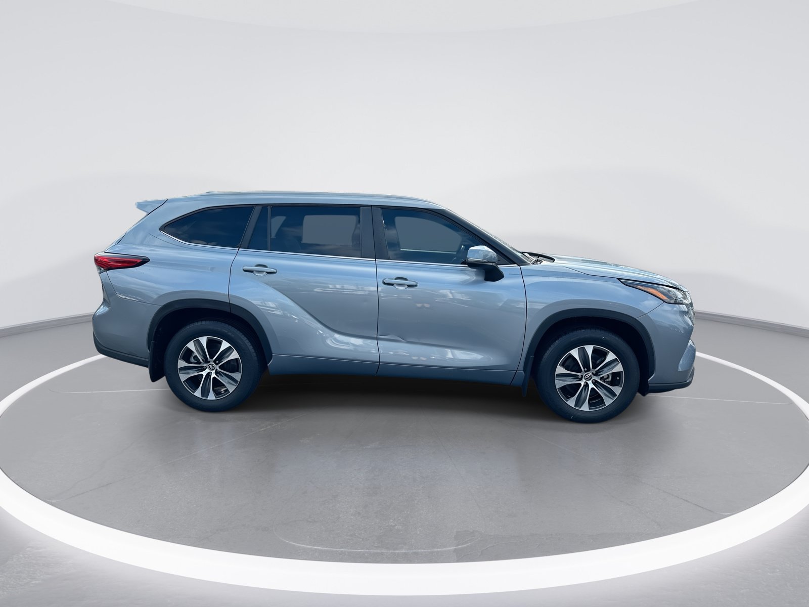 Used 2023 Toyota Highlander XLE FWD image 10