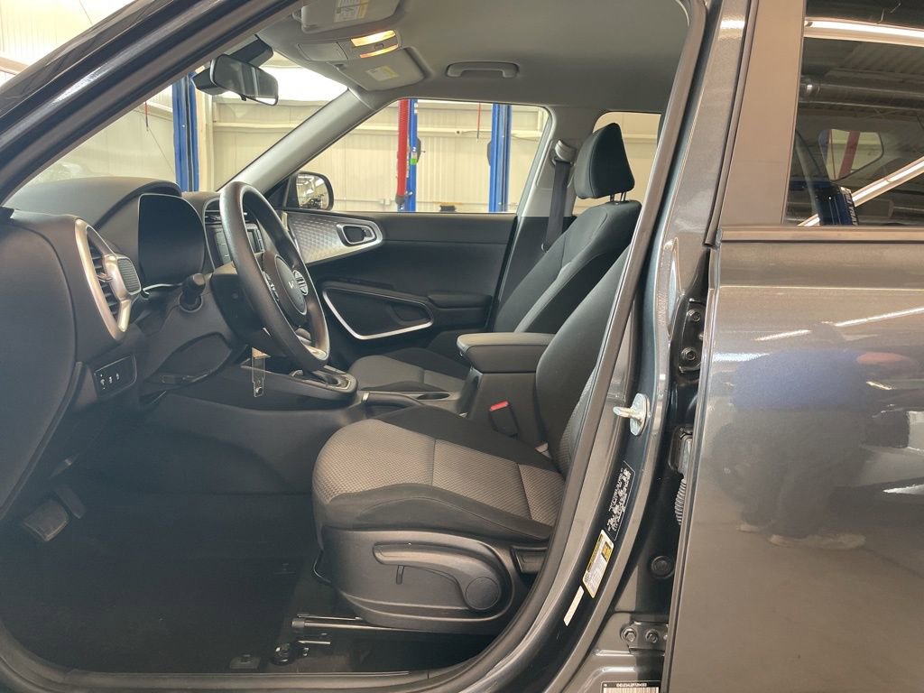 Certified 2023 Kia Soul LX FWD image 13