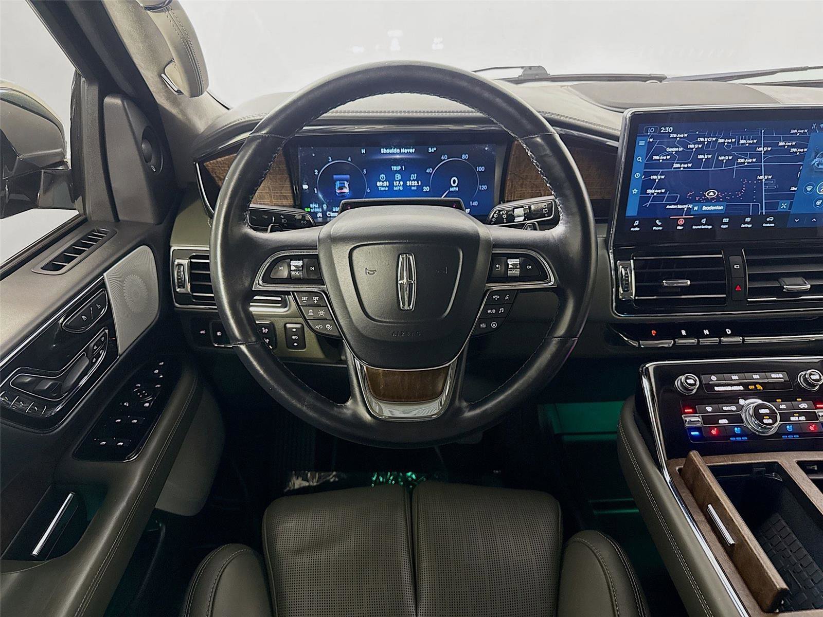 Used 2022 Lincoln Navigator L Black Label AWD/4WD image 3