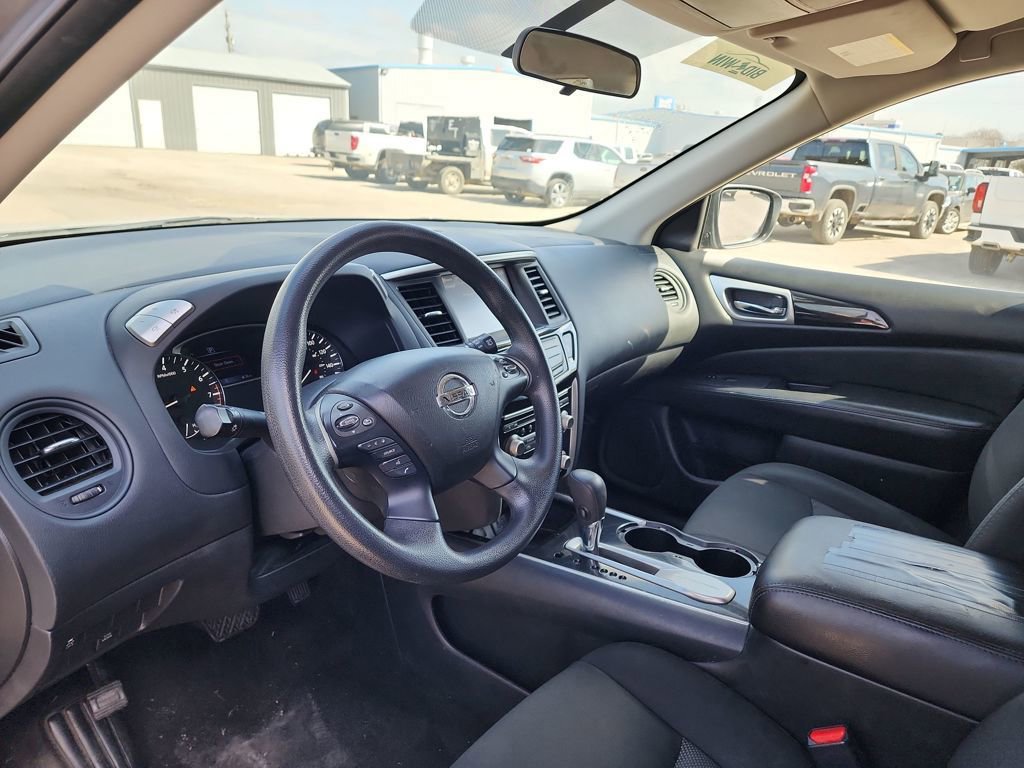 Used 2020 Nissan Pathfinder S image 10