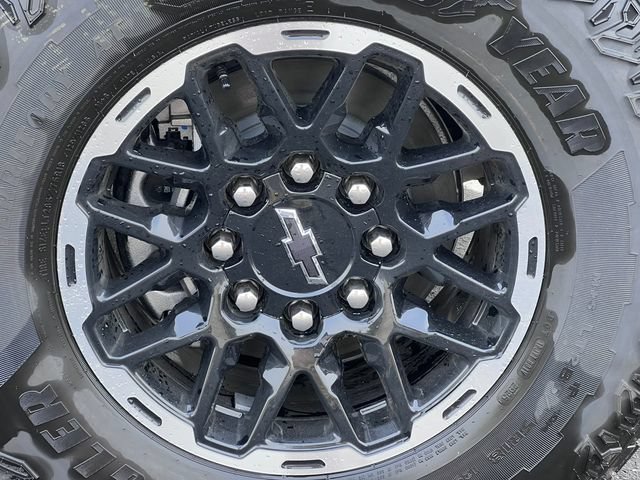 New 2026 Chevrolet Silverado EV Trail Boss w/ Premium Package AWD/4WD image 5