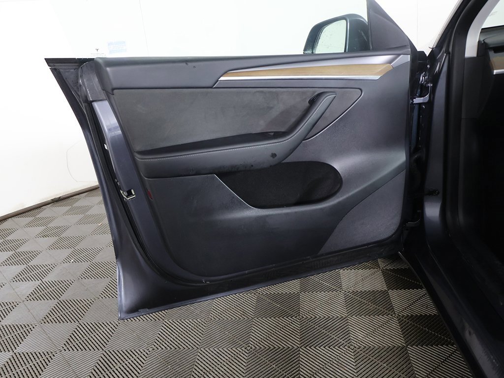 Used 2023 Tesla Model Y Long Range image 23