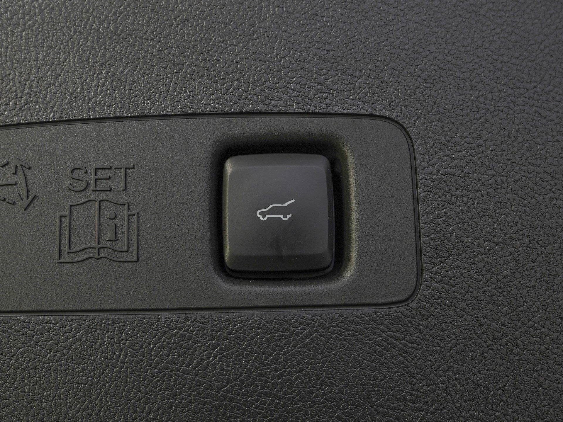 Used 2025 Lincoln Corsair Grand Touring w/ Jet Appearance Package image 12