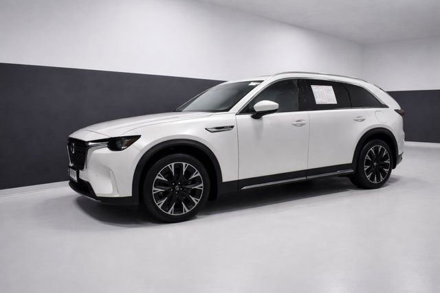 Used 2024 MAZDA CX-90 Plug-In Hybrid w/ Premium Pkg image 2