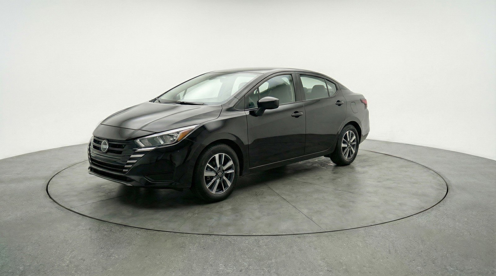 Used 2025 Nissan Versa SV image 3