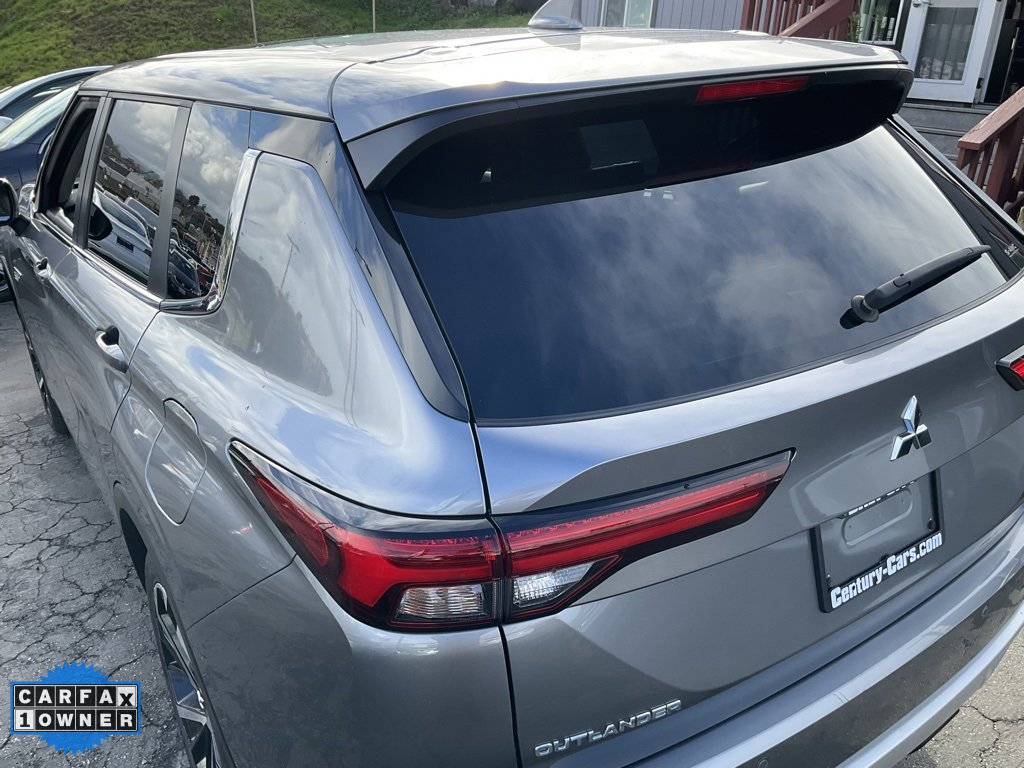 Used 2023 Mitsubishi Outlander SE image 97
