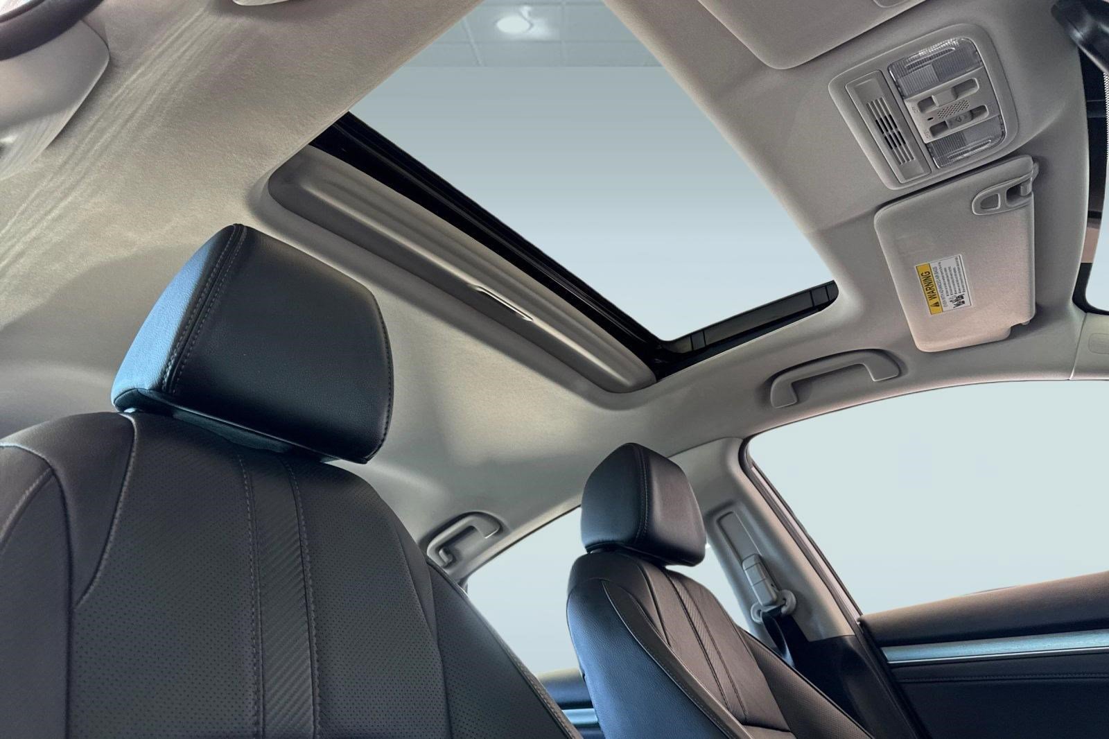 Used 2017 Honda Civic Touring image 15