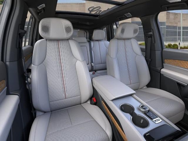 New 2027 Cadillac Vistiq Sport w/ LPO, Floor Liner Package AWD/4WD image 16