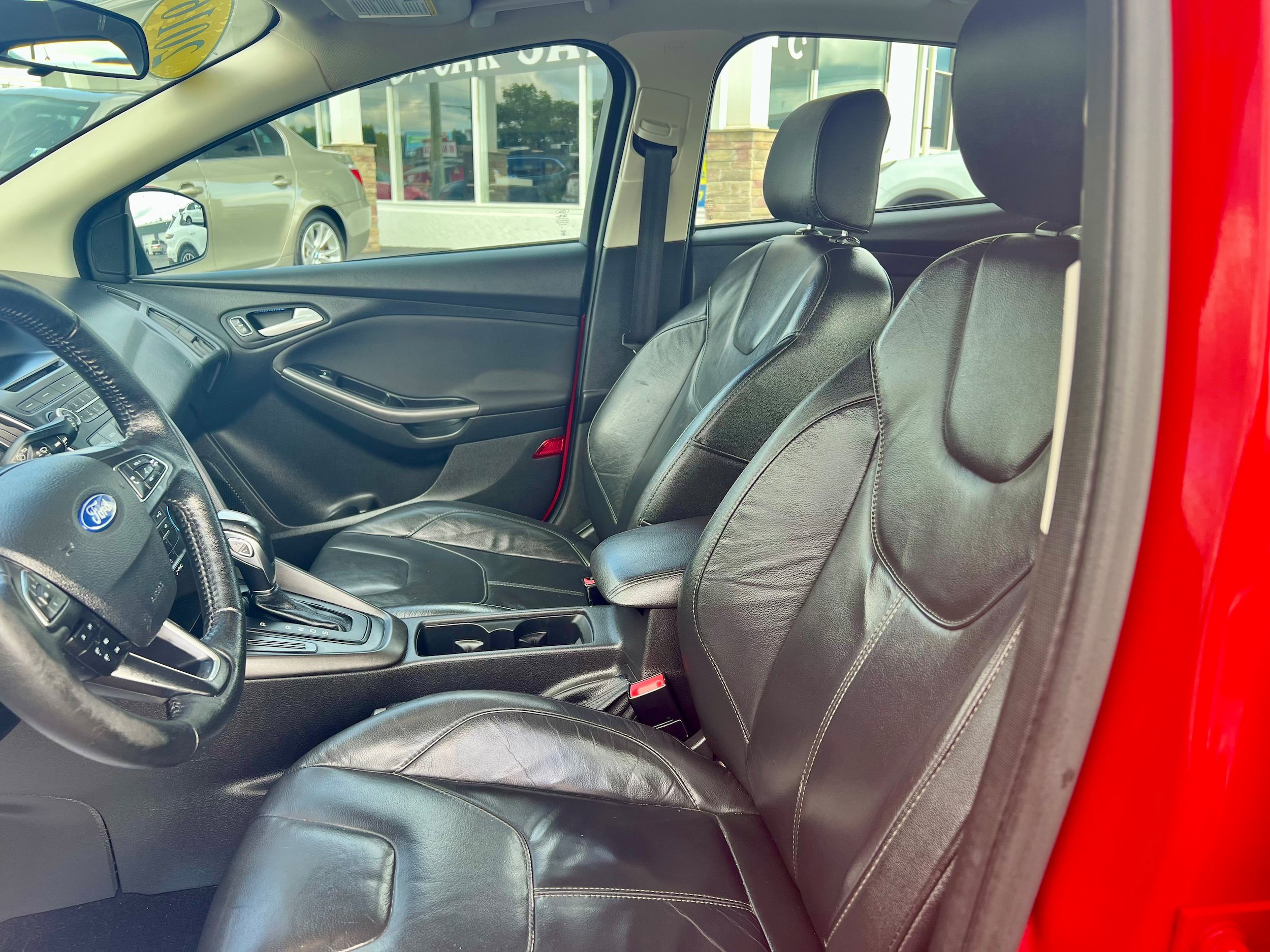 Used 2016 Ford Focus SE w/ Equipment Group 201A FWD image 13