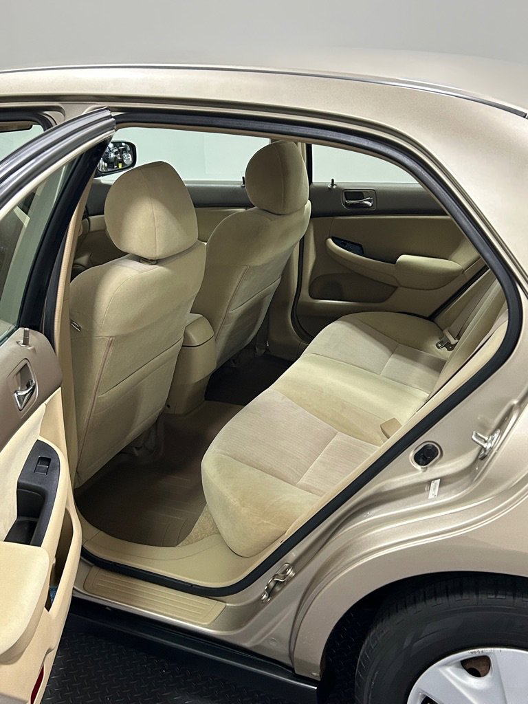 Used 2003 Honda Accord LX image 9