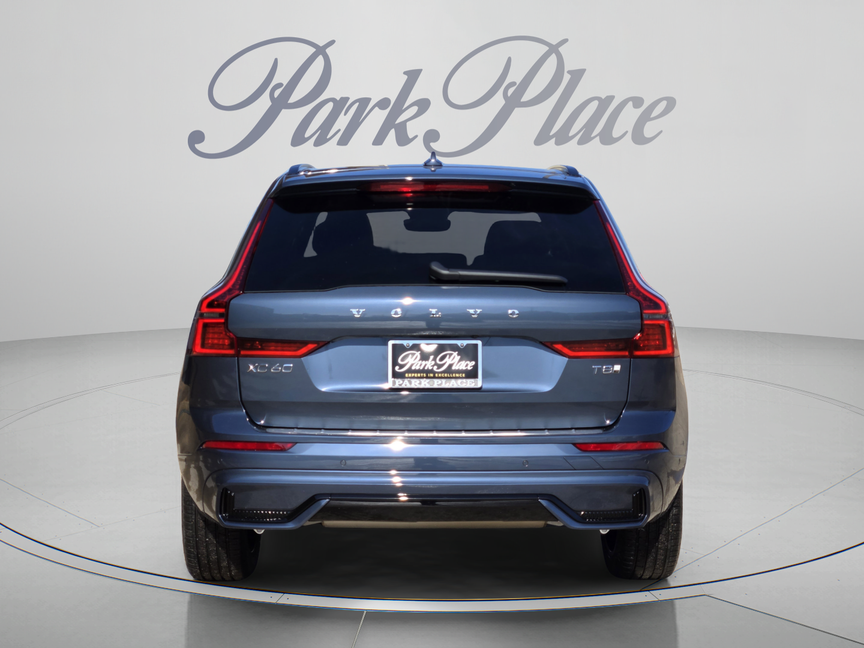 Used 2026 Volvo XC60 T8 Plus w/ Protection Package Premier AWD/4WD image 4