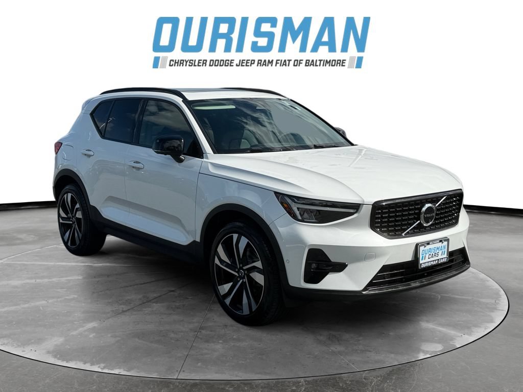 Used 2023 Volvo XC40 B5 Plus w/ Driver Assist Package