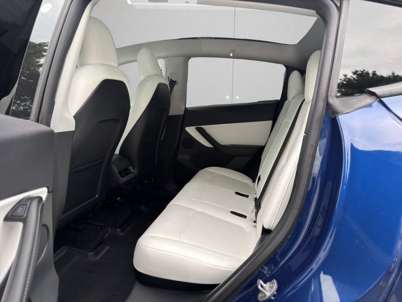 Used 2022 Tesla Model Y Long Range AWD/4WD image 10