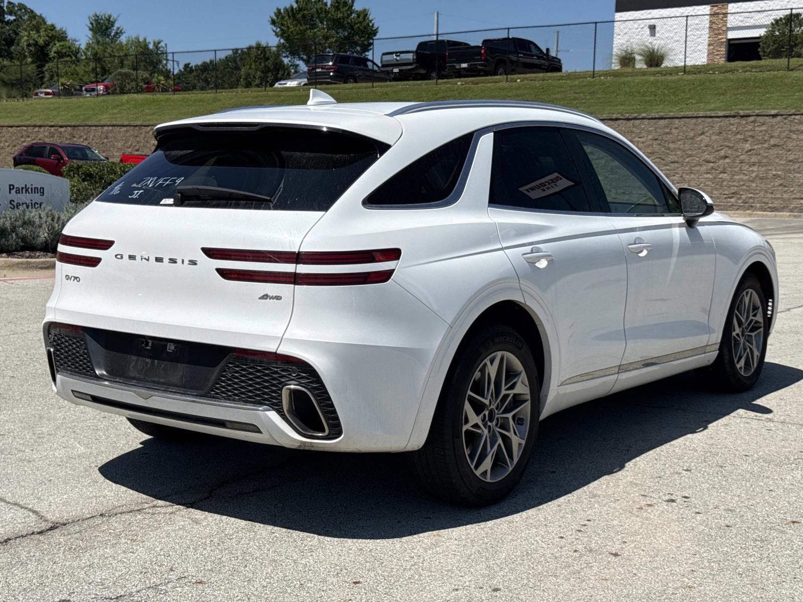 Used 2025 Genesis GV70 2.5T AWD/4WD image 4