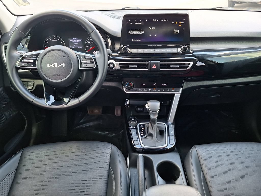 Used 2023 Kia Seltos EX AWD/4WD image 12