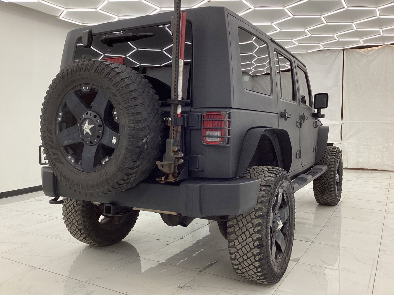 Used 2009 Jeep Wrangler Unlimited Sahara w/ Dual Top Group image 8