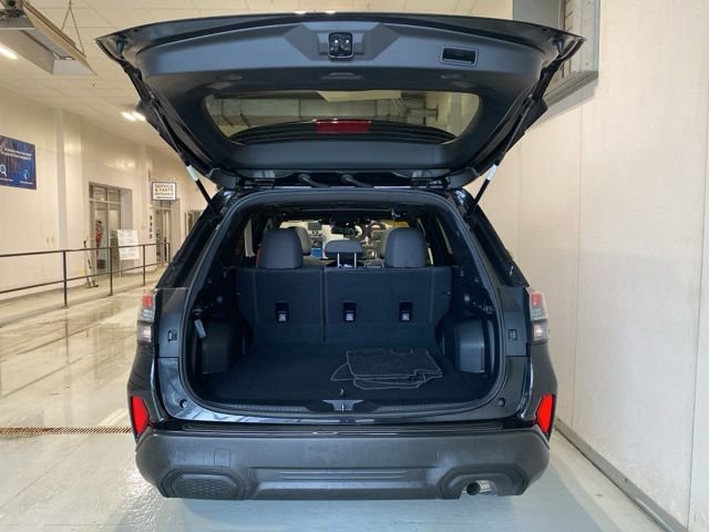 Used 2025 Subaru Forester Premium image 8