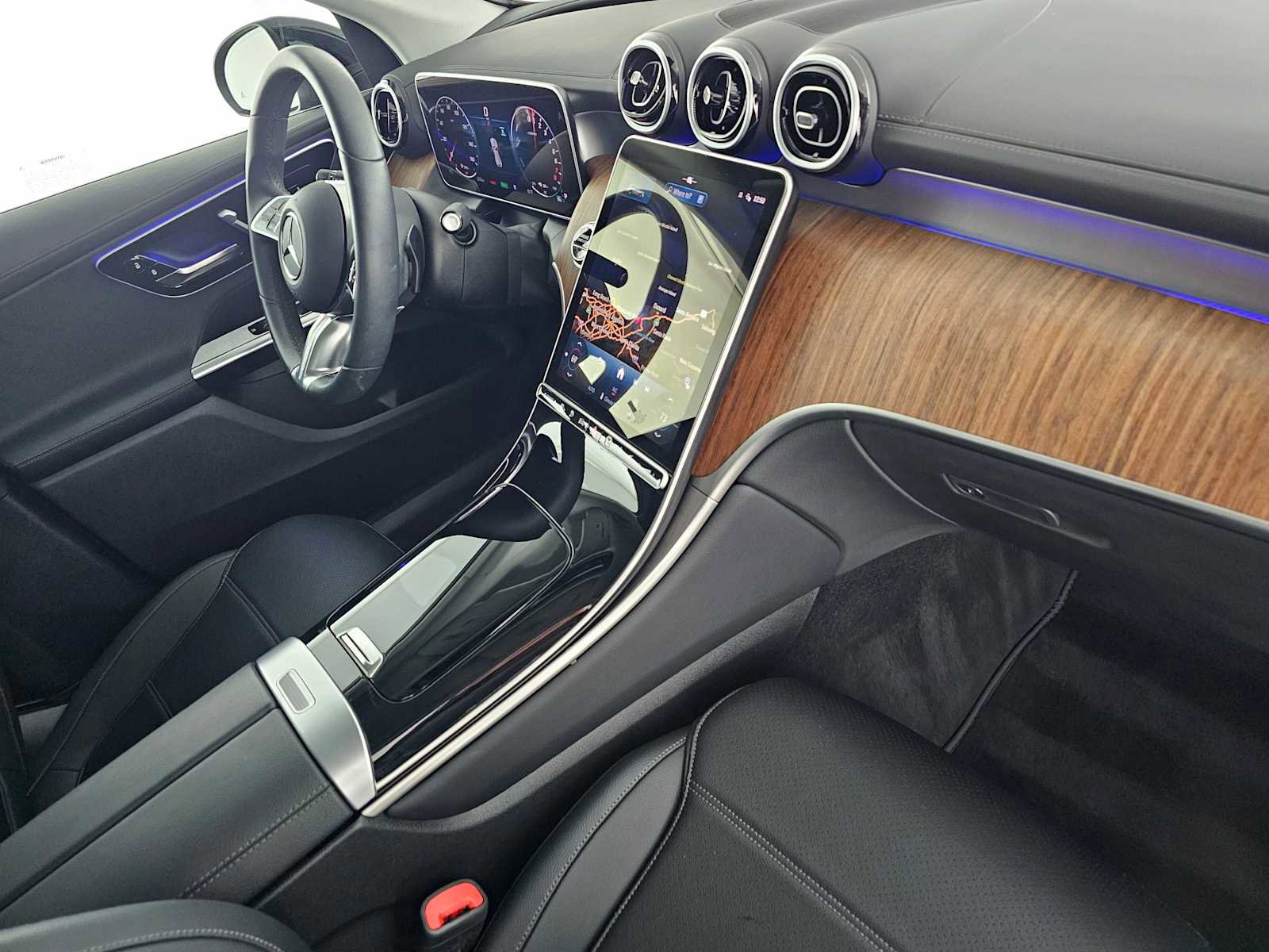 Certified 2025 Mercedes-Benz GLC 350e 4MATIC image 11