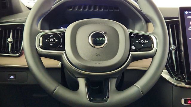 New 2026 Volvo XC90 B5 Plus w/ Protection Package Premier AWD/4WD image 24