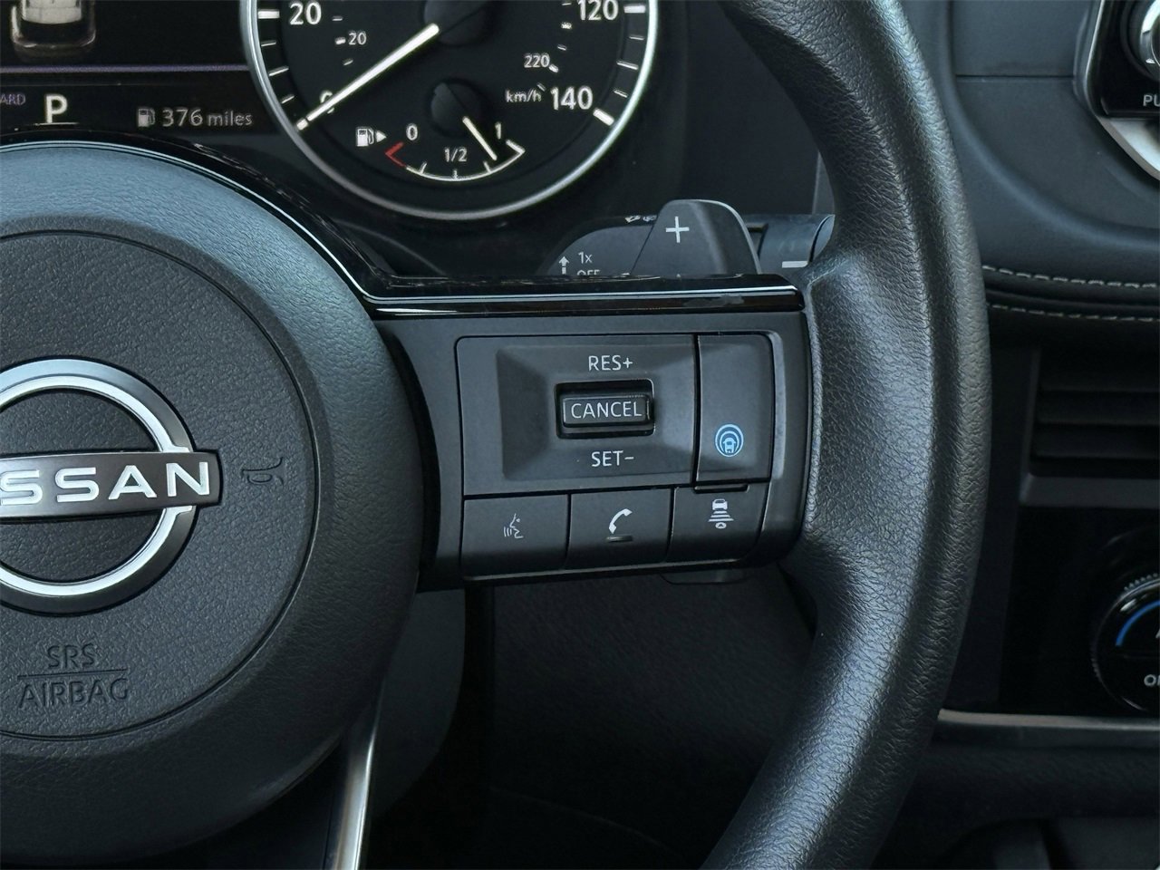 Used 2023 Nissan Rogue SV image 14