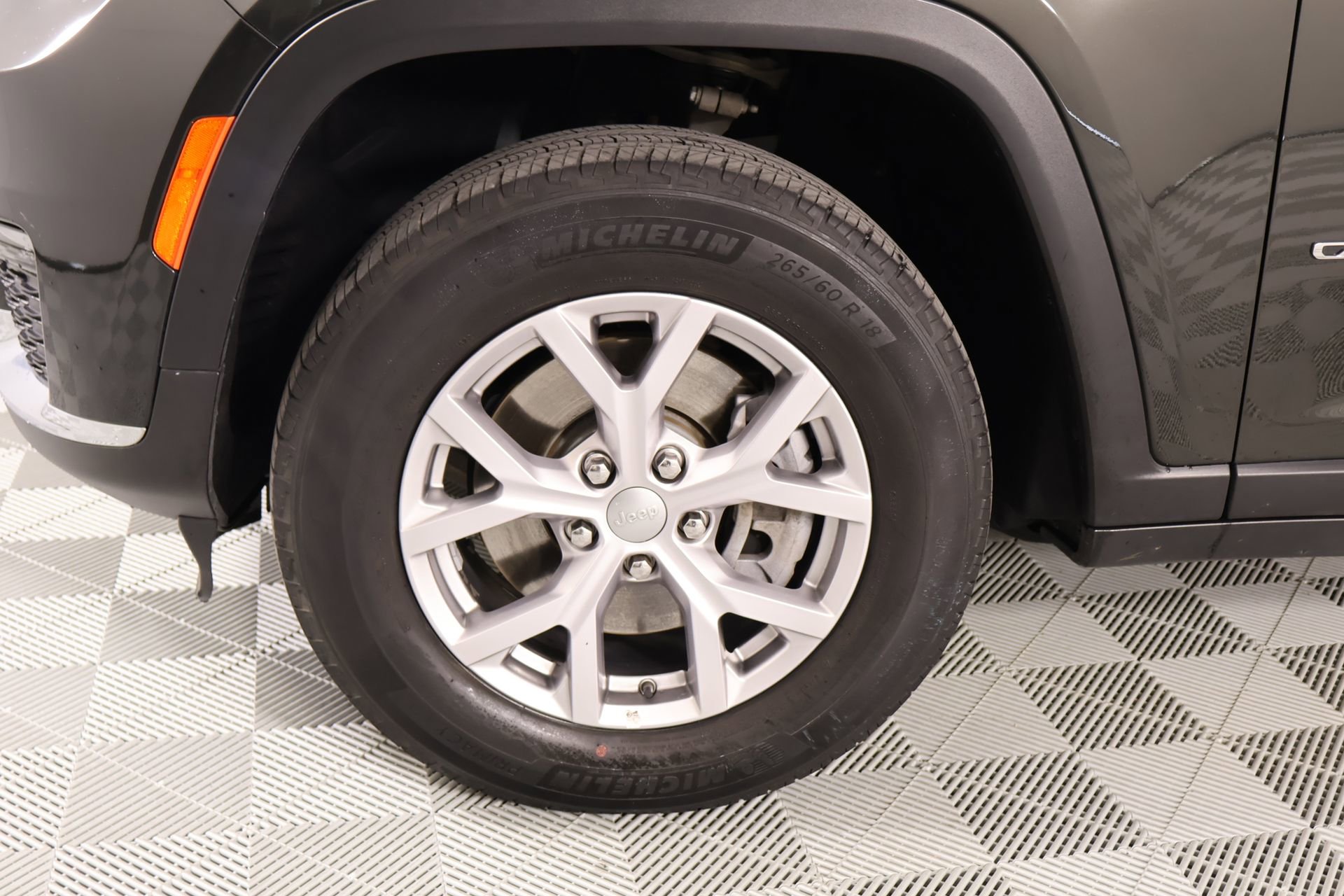 Used 2022 Jeep Grand Cherokee L Limited RWD image 19