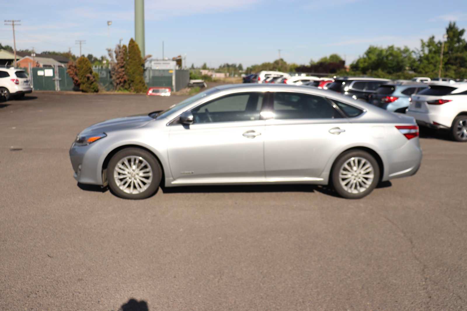 Used 2015 Toyota Avalon XLE Touring FWD image 8