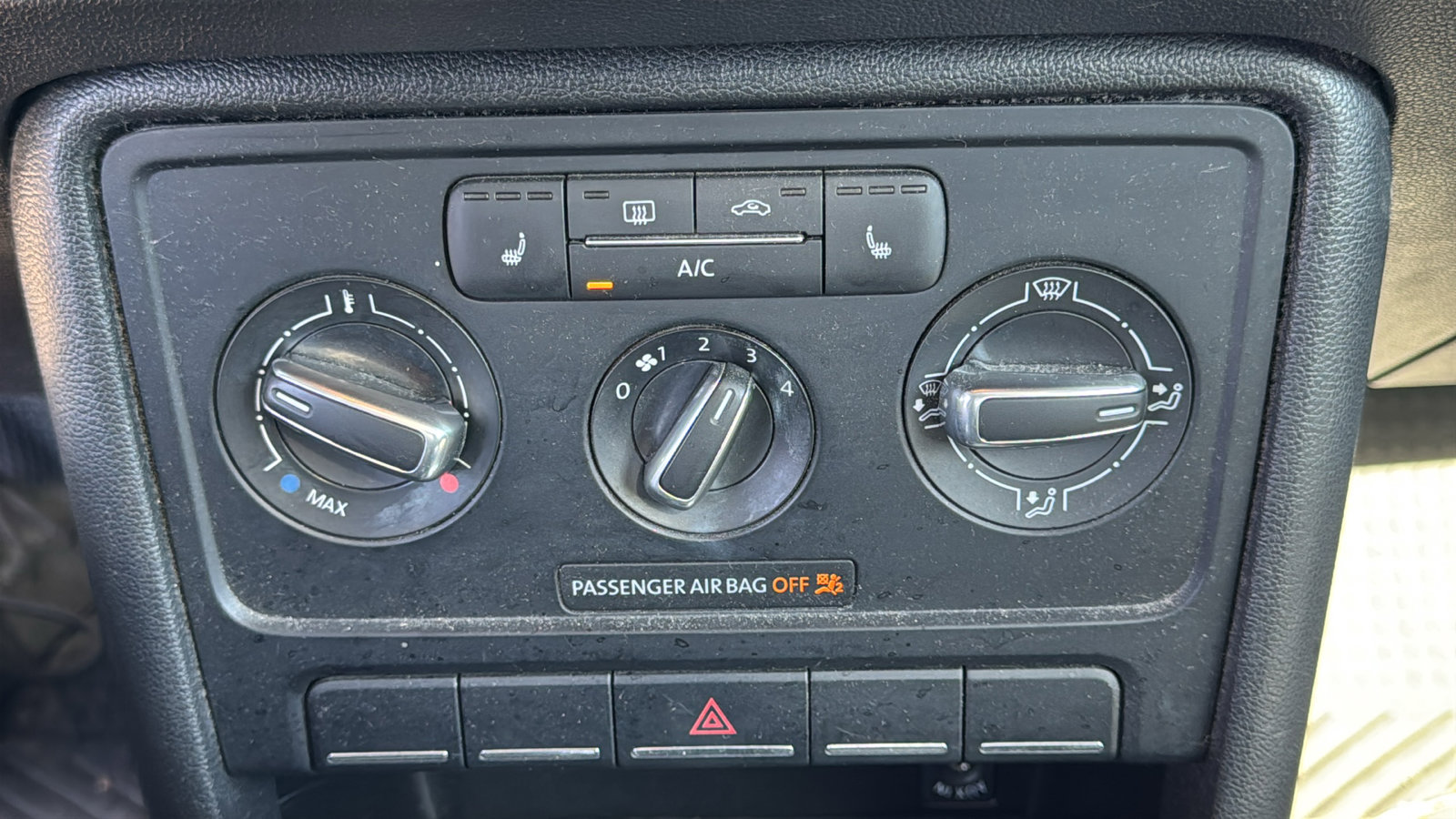 Used 2014 Volkswagen Beetle R-Line image 18