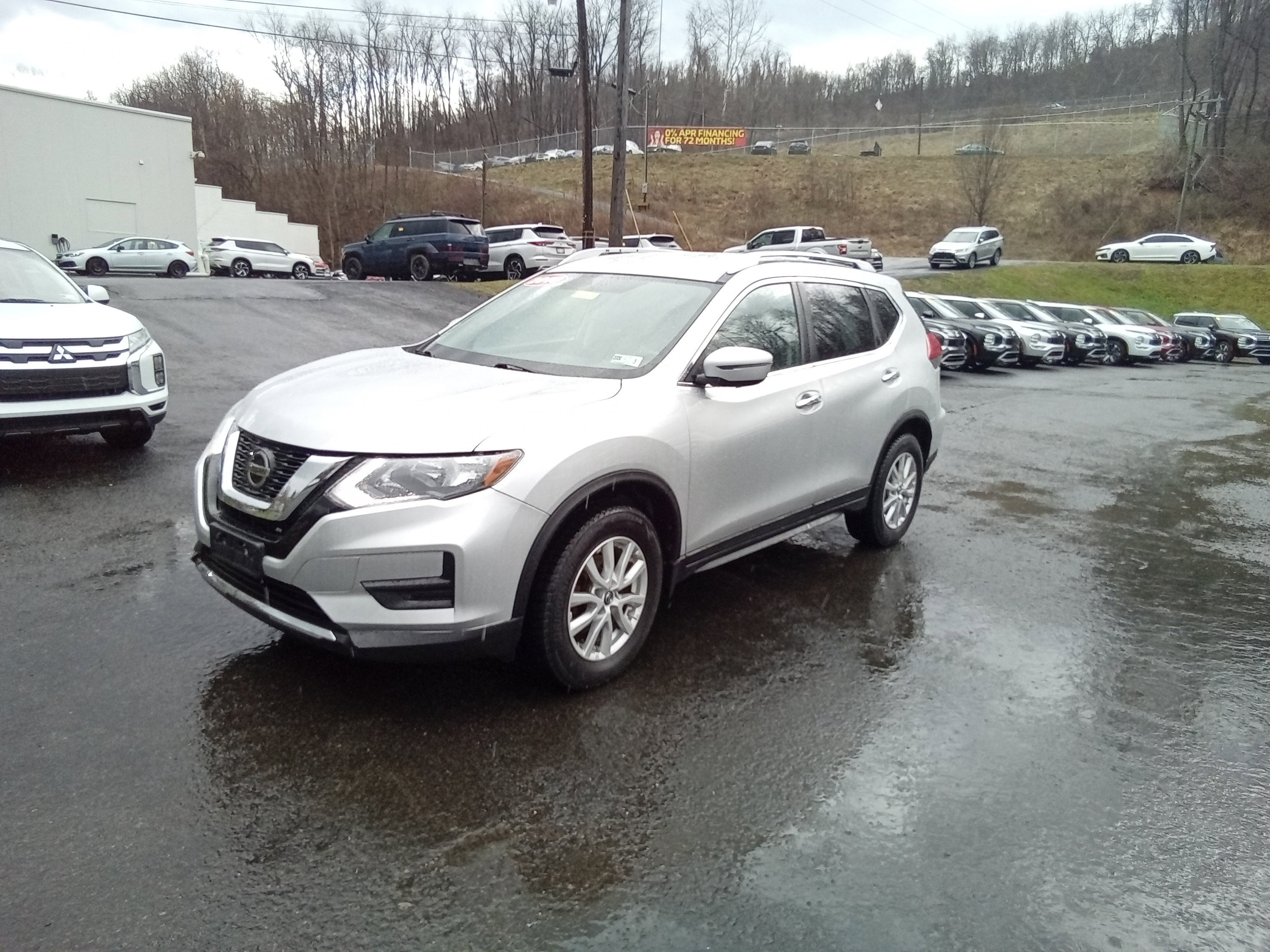 Used 2018 Nissan Rogue SV image 8