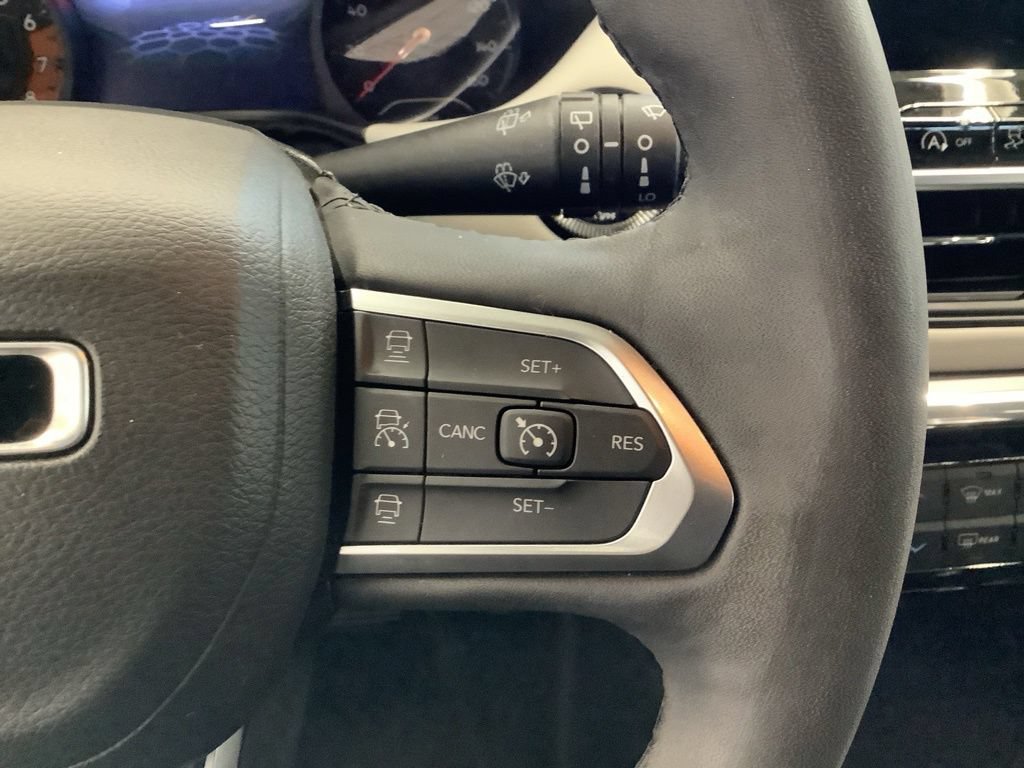 Used 2023 Jeep Compass Limited AWD/4WD image 13
